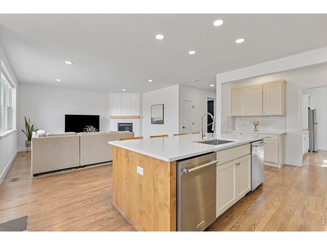 1833 Cheyenne Ct, Lafayette, CO 80026