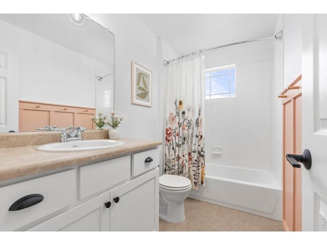 1833 Cheyenne Ct, Lafayette, CO 80026