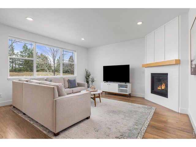 1833 Cheyenne Ct, Lafayette, CO 80026