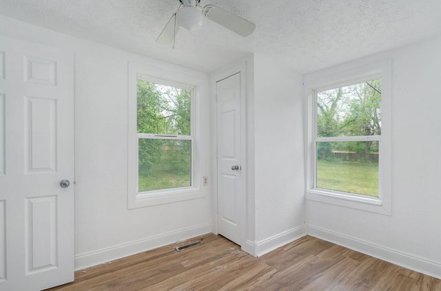 2631 W Madison Street, Springfield, MO 65802