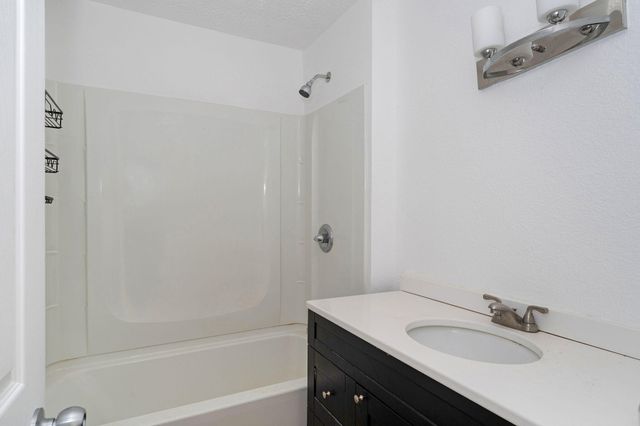 2631 W Madison Street, Springfield, MO 65802