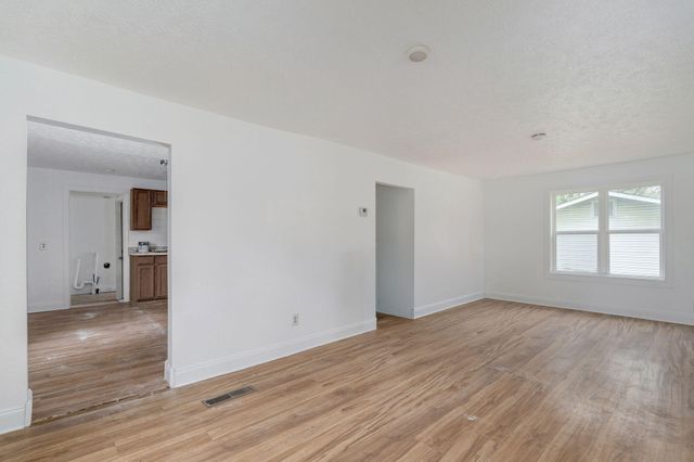 2631 W Madison Street, Springfield, MO 65802