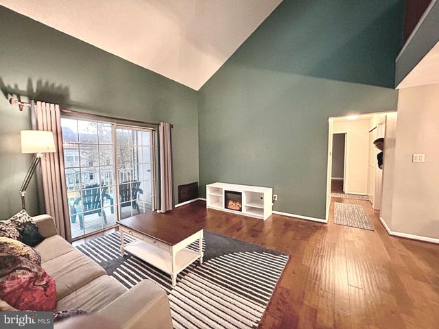 904B OLIPHANT LN, Mount Laurel, NJ 08054