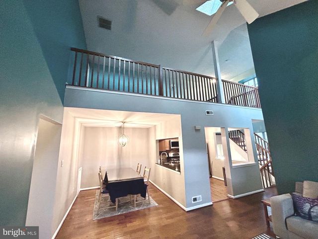 904B OLIPHANT LN, Mount Laurel, NJ 08054