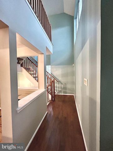 904B OLIPHANT LN, Mount Laurel, NJ 08054