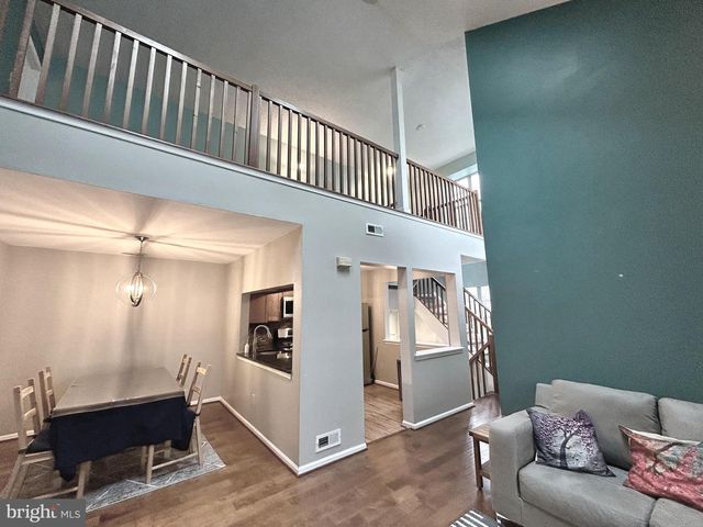 904B OLIPHANT LN, Mount Laurel, NJ 08054