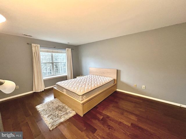 904B OLIPHANT LN, Mount Laurel, NJ 08054