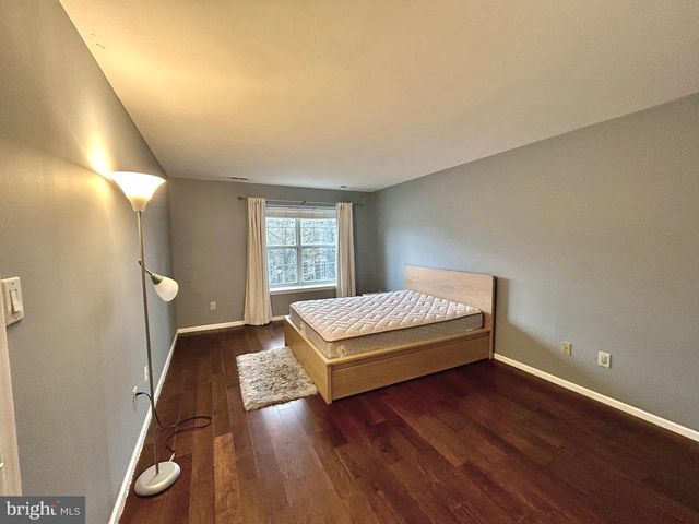 904B OLIPHANT LN, Mount Laurel, NJ 08054