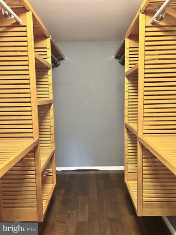 904B OLIPHANT LN, Mount Laurel, NJ 08054