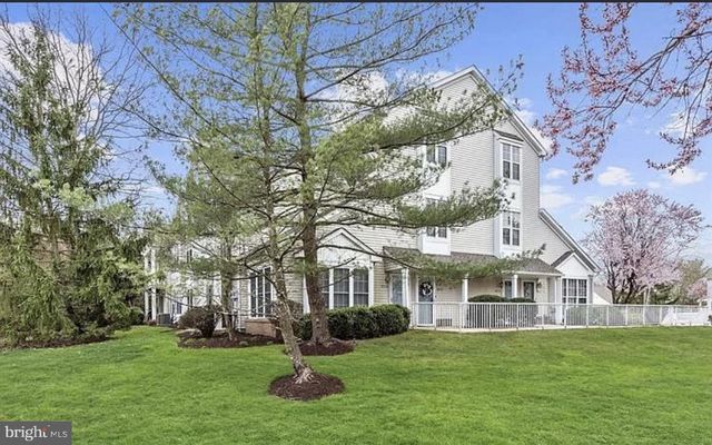 904B OLIPHANT LN, Mount Laurel, NJ 08054