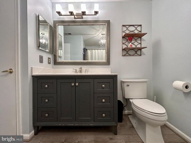 904B OLIPHANT LN, Mount Laurel, NJ 08054