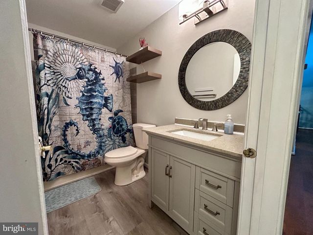 904B OLIPHANT LN, Mount Laurel, NJ 08054