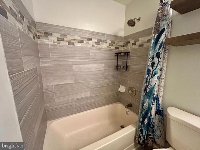 904B OLIPHANT LN, Mount Laurel, NJ 08054