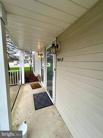 904B OLIPHANT LN, Mount Laurel, NJ 08054