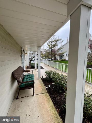 904B OLIPHANT LN, Mount Laurel, NJ 08054