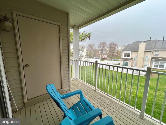 904B OLIPHANT LN, Mount Laurel, NJ 08054