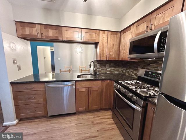 904B OLIPHANT LN, Mount Laurel, NJ 08054