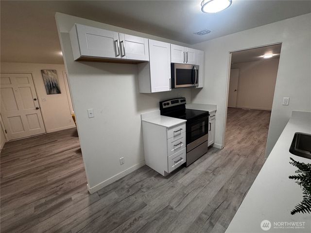 23106 67th Place W, Mountlake Terrace, WA 98043
