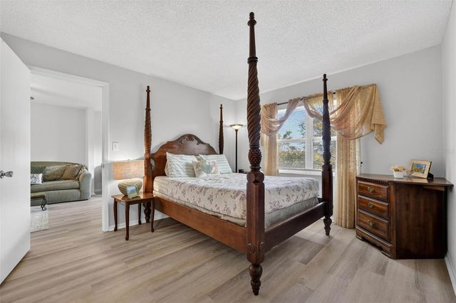 1524 LAKEVIEW ROAD 402, Clearwater, FL 33756