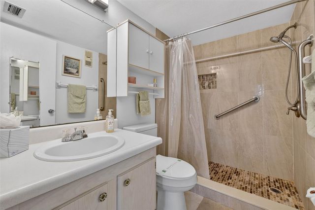 1524 LAKEVIEW ROAD 402, Clearwater, FL 33756