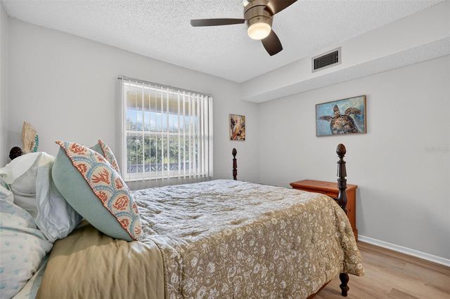 1524 LAKEVIEW ROAD 402, Clearwater, FL 33756