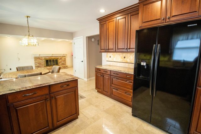 11651 Kings Charter Road, Grand Blanc, MI 48439