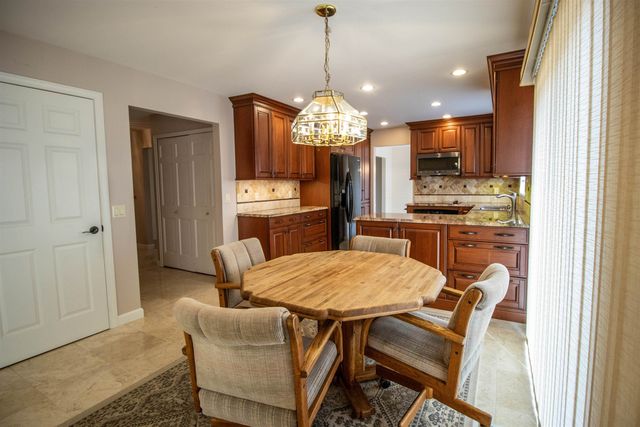 11651 Kings Charter Road, Grand Blanc, MI 48439