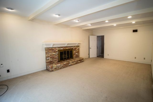 11651 Kings Charter Road, Grand Blanc, MI 48439