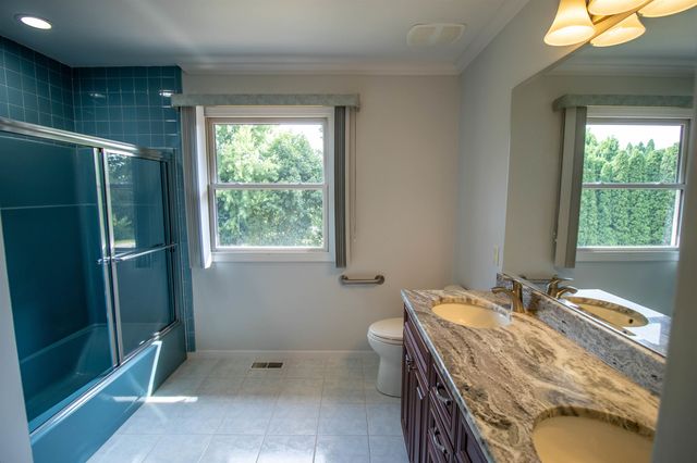 11651 Kings Charter Road, Grand Blanc, MI 48439