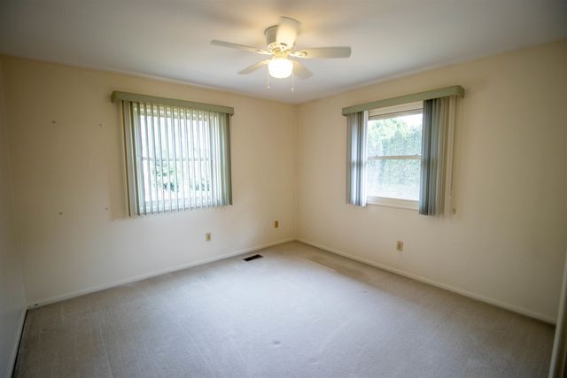 11651 Kings Charter Road, Grand Blanc, MI 48439