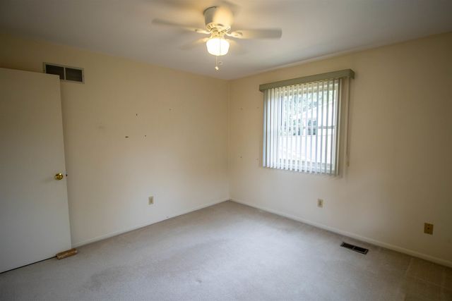 11651 Kings Charter Road, Grand Blanc, MI 48439