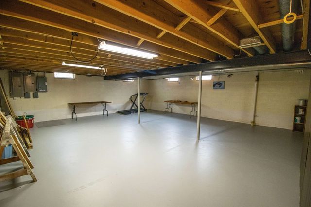 11651 Kings Charter Road, Grand Blanc, MI 48439