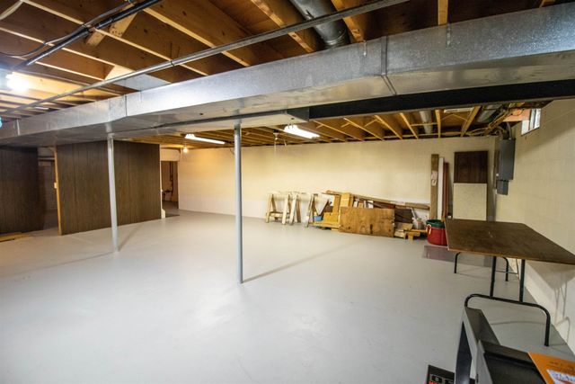 11651 Kings Charter Road, Grand Blanc, MI 48439