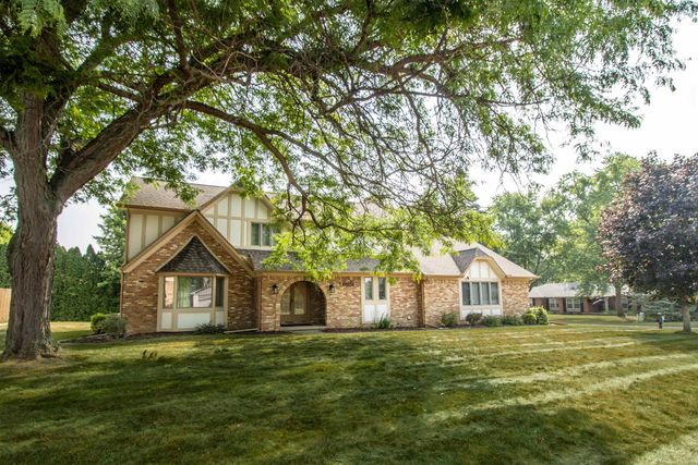 11651 Kings Charter Road, Grand Blanc, MI 48439