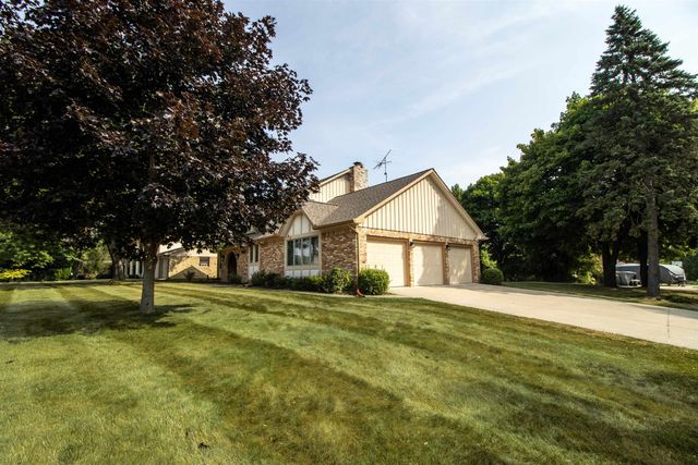 11651 Kings Charter Road, Grand Blanc, MI 48439