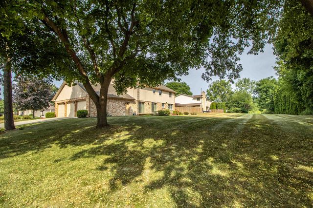 11651 Kings Charter Road, Grand Blanc, MI 48439