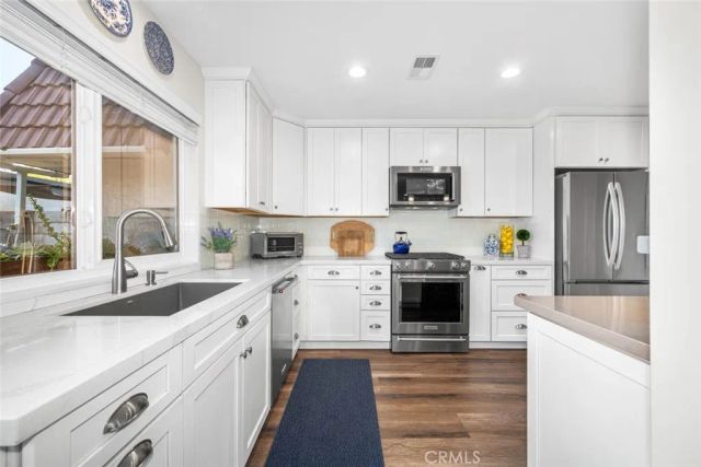 6584 Capers Way, Cypress, CA 90630