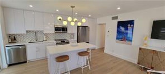 915 Intracoastal Drive 6, Fort Lauderdale, FL 33304