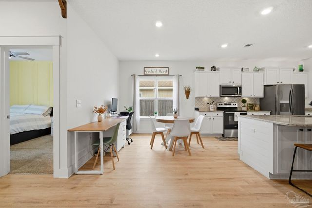 6290 Jenks Dr, Gulf Breeze, FL 32563