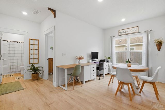 6290 Jenks Dr, Gulf Breeze, FL 32563