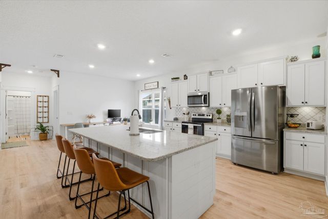 6290 Jenks Dr, Gulf Breeze, FL 32563