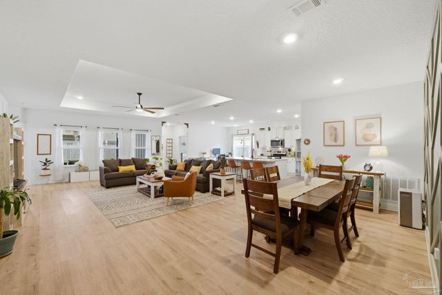 6290 Jenks Dr, Gulf Breeze, FL 32563