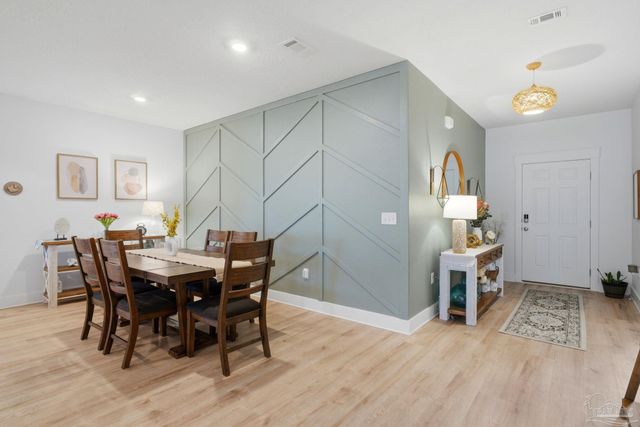 6290 Jenks Dr, Gulf Breeze, FL 32563