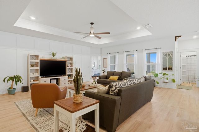 6290 Jenks Dr, Gulf Breeze, FL 32563