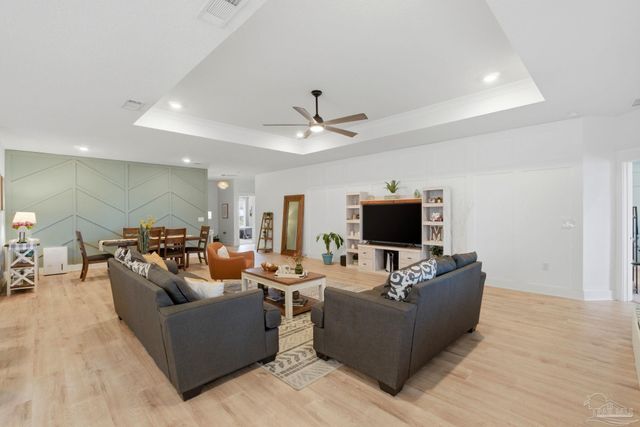 6290 Jenks Dr, Gulf Breeze, FL 32563