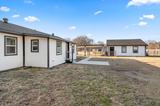 228 Autumn Wood Trail, Gun Barrel City, TX 75156