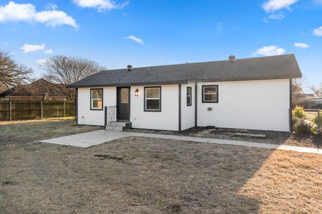 228 Autumn Wood Trail, Gun Barrel City, TX 75156