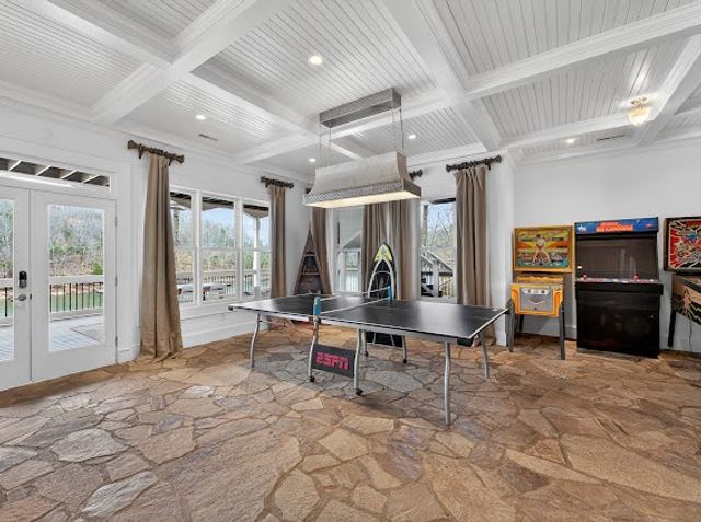 351 Coopers Cv, Lynchburg, TN 37352