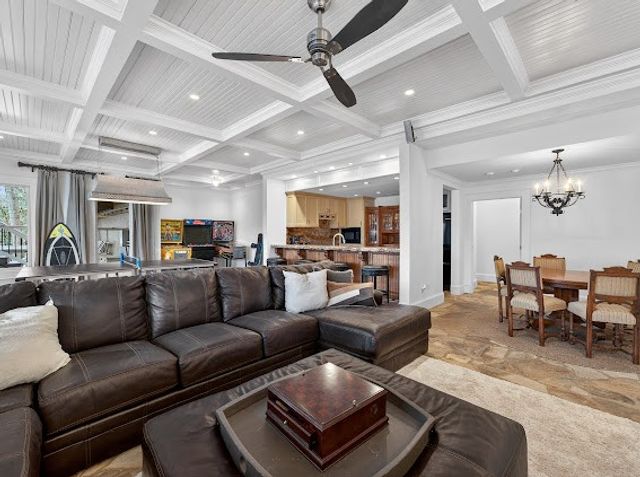 351 Coopers Cv, Lynchburg, TN 37352