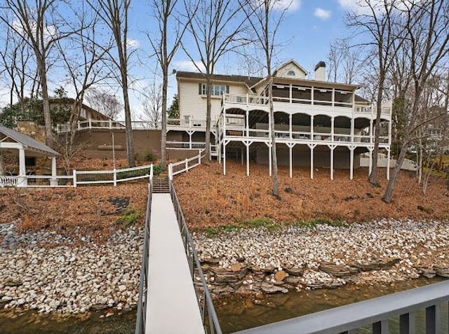 351 Coopers Cv, Lynchburg, TN 37352